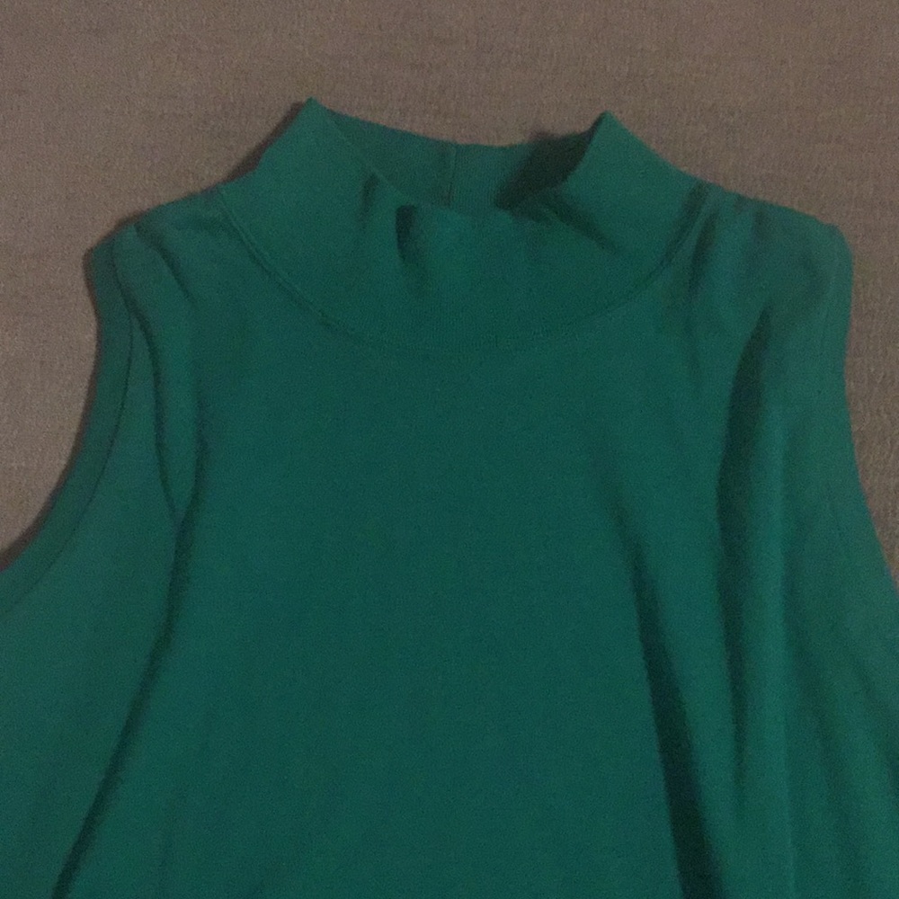 Top - Picture 2 of 3